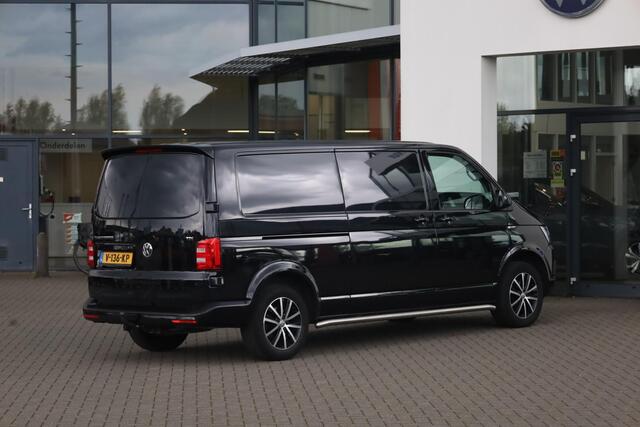 Volkswagen TRANSPORTER 2.0 TDI L2H1 Highline 150PK / 110kW DSG, 1e eigenaar, LED verlichting, achteruitrijcamera (rear view), verwarmbare voorruit, navigatie, Apple Carplay / Android Auto, lederen bekleding, 2-zits, achterdeuren gesloten, extra inbraakwerende sloten, parkeersen