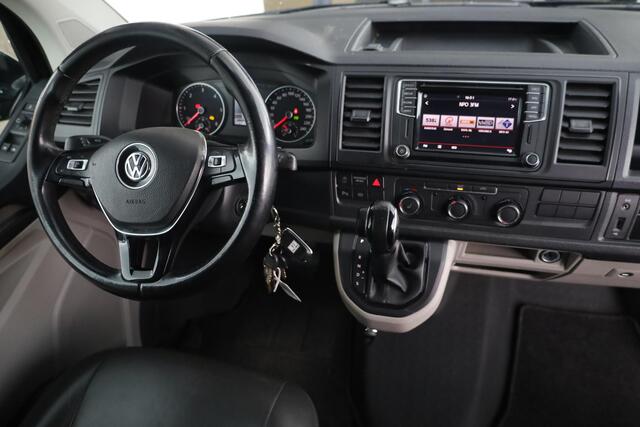 Volkswagen TRANSPORTER 2.0 TDI L2H1 Highline 150PK / 110kW DSG, 1e eigenaar, LED verlichting, achteruitrijcamera (rear view), verwarmbare voorruit, navigatie, Apple Carplay / Android Auto, lederen bekleding, 2-zits, achterdeuren gesloten, extra inbraakwerende sloten, parkeersen