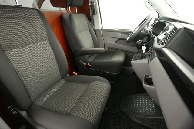 Volkswagen TRANSPORTER 2.0 TDI L2H1 150PK DSG Automaat Airco Cruise Carplay Navigatie Parkeersensoren