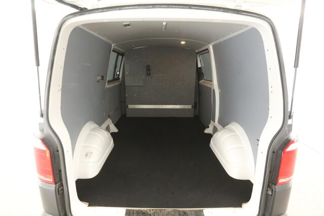 Volkswagen TRANSPORTER 2.0 TDI L2H1 150PK DSG Automaat Airco Cruise Carplay Navigatie PDC Elektrpakket