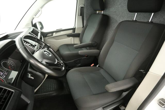 Volkswagen TRANSPORTER 2.0 TDI L2H1 150PK DSG Automaat Airco Cruise Carplay Navigatie PDC Elektrpakket