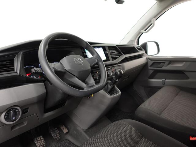 Volkswagen TRANSPORTER 2.0 TDI L2H1 102pk Airco Cruisecontrol Navigatie Apple Carplay parkeersensoren