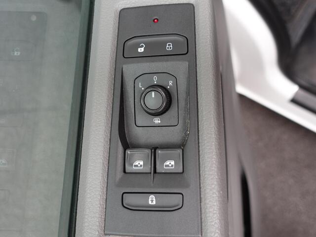 Volkswagen TRANSPORTER 2.0 TDI L2H1 102pk Airco Cruisecontrol Navigatie Apple Carplay parkeersensoren