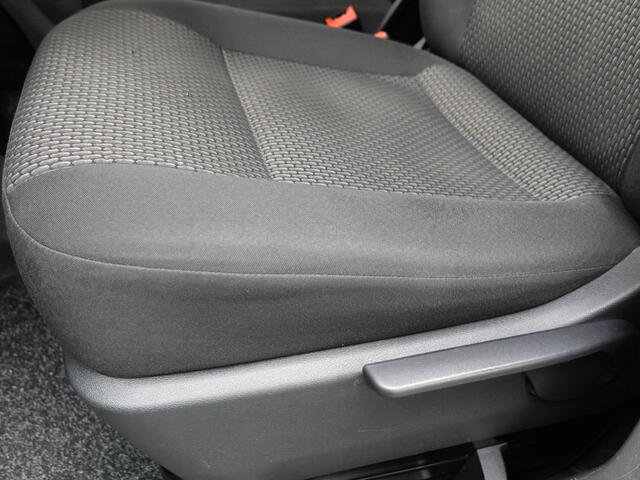 Volkswagen TRANSPORTER 2.0 TDI L2H1 102pk Airco Cruisecontrol Navigatie Apple Carplay parkeersensoren