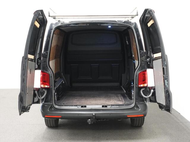 Volkswagen TRANSPORTER 2.0 TDI 110pk L1H1 Navigatie Apple Carplay/ Android auto Cruise control Trekhaak Imperiaal Airco Euro6