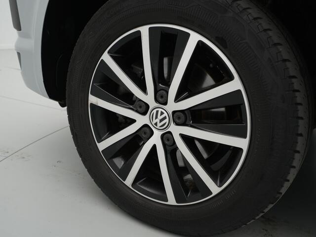 Volkswagen TRANSPORTER 2.0 TDI L2H1 DC Highline Navigatie Trekhaak Voorruitverwarming Acc