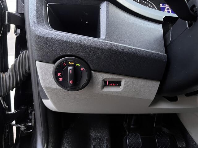 Volkswagen TRANSPORTER 2.0 TDI L1H1 Airco Cruise controle Camera Navigatie Telefoonverbinding Trekhaak 2200kg Parkeerhulp achter Euro 5 Bestel Bpm vrij voor particulier gebruik!