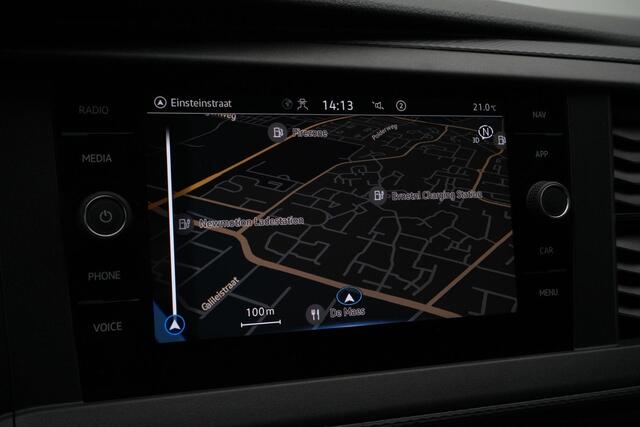 Volkswagen TRANSPORTER 2.0 TDI 110 pk L2H1 28 | 3-zits | Navigatie | Cruise Control