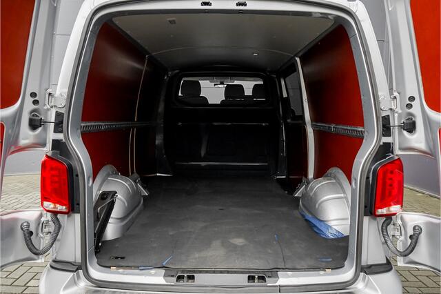 Volkswagen TRANSPORTER 2.0 TDI L2H1 28 Highline Leder Trekhaak CarPlay ACC Virtual Cockpit
