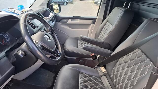 Volkswagen TRANSPORTER 2.0 TDI L2H1 Highline 150 pk - Leder / 18 " / Navigatie / Trekhaak