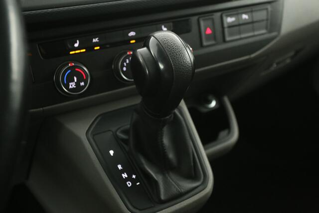Volkswagen TRANSPORTER 2.0 TDI L2H1 200PK DSG Automaat Adaptive-Cruise Airco Camera 19"LMV Trekhaak Carplay Parkeersensoren