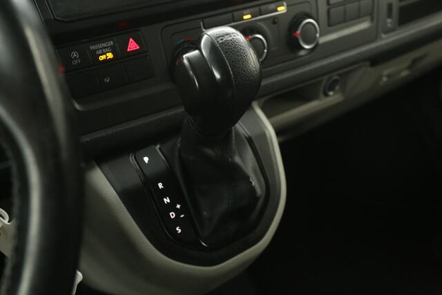Volkswagen TRANSPORTER 2.0 TDI L1H1 | MARGE! | 150PK DSG Automaat Airco Cruise PDC 20"LMV 3 Persoons LED Trekhaak