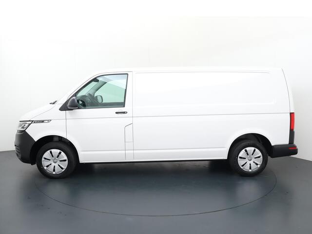 Volkswagen TRANSPORTER 2.0 TDI L2H1 28 | 150 PK | Automaat | Led lampen V+A | Mistlampen voor | Comfortstoelen + 2x armleuningen | Airco | Cruise Control | Radio Composition + BT | Achterklep + Achterruit + Verwarming | BPM Vrij