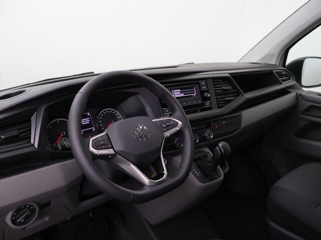 Volkswagen TRANSPORTER 2.0 TDI L2H1 28 | 150 PK | Automaat | Led lampen V+A | Mistlampen voor | Comfortstoelen + 2x armleuningen | Airco | Cruise Control | Radio Composition + BT | Achterklep + Achterruit + Verwarming | BPM Vrij