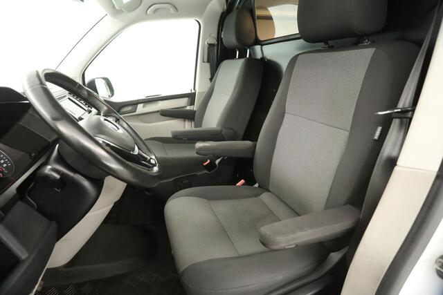 Volkswagen TRANSPORTER 2.0 TDI L2H1 150PK DSG Automaat 2xSchuifdeur Airco Cruise Camera Carplay PDC LED Trekhaak Zwaailamp