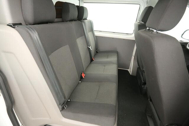 Volkswagen TRANSPORTER 2.0 TDI L2H1 140PK Dubbele Cabine 5 Persoons Airco PDC Imperiaal Elektrpakket Trekhaak