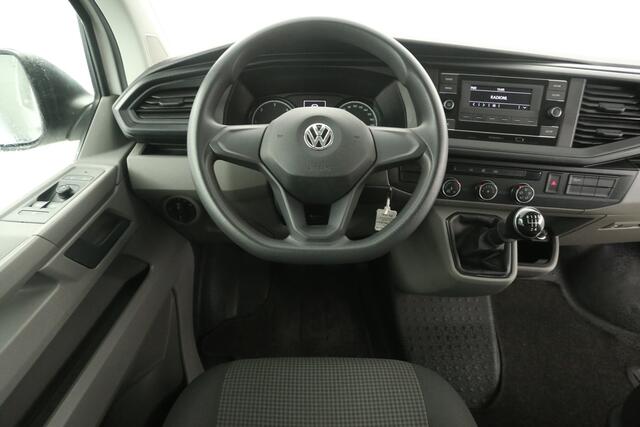 Volkswagen TRANSPORTER 2.0 TDI L2H1 140PK Dubbele Cabine 5 Persoons Airco PDC Imperiaal Elektrpakket Trekhaak