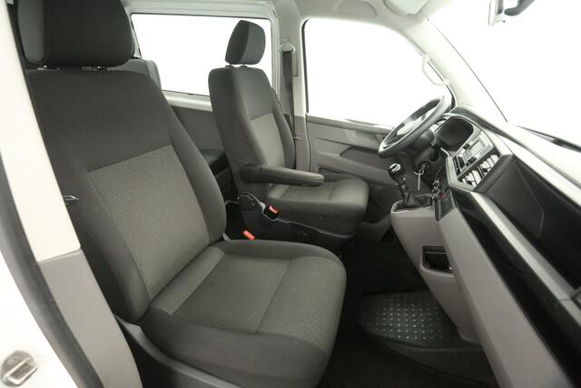 Volkswagen TRANSPORTER 2.0 TDI L2H1 140PK Dubbele Cabine 5 Persoons Airco PDC Imperiaal Elektrpakket Trekhaak