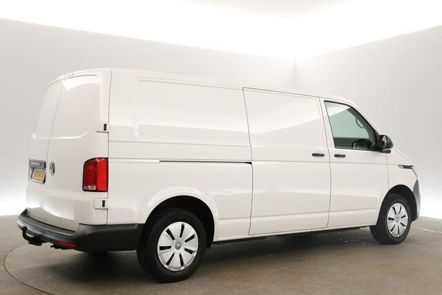 Volkswagen TRANSPORTER 2.0 TDI L2H1 Airco Cruise Carplay PDC Navigatie 3 Persoons Elektrpakket Trekhaak