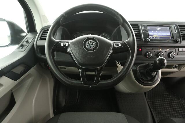 Volkswagen TRANSPORTER 2.0 TDI L2H1 Airco Cruise Carplay PDC 3 Persoons 20''LMV Trekhaak Elektrpakket
