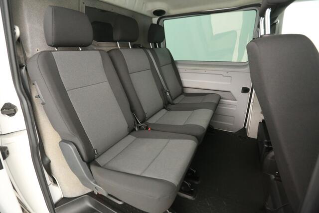 Volkswagen TRANSPORTER 2.0 TDI L2H1 150PK Dubbele Cabine 5 Pers DSG Automaat 2xSchuifdeur Airco Cruise Carplay Navi PDC 18''LMV Trekhaak