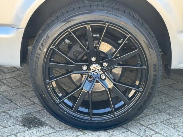 Volkswagen TRANSPORTER 2.0 TDI 150PK Automaat L2H1 / Dubbele schuifdeur / Carplay / Dea