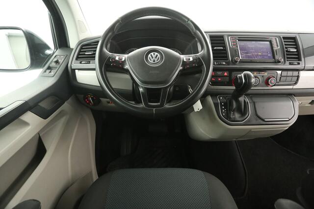 Volkswagen TRANSPORTER 2.0 TDI L2H1 | 204PK | Dubbele Cabine | 5 Persoons | DSG Automaat Airco Camera Carplay 2xSchuifdeur Cruise Navi Trekhaak PDC 18''LMV