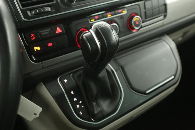 Volkswagen TRANSPORTER 2.0 TDI L2H1 | 204PK | Dubbele Cabine | 5 Persoons | DSG Automaat Airco Camera Carplay 2xSchuifdeur Cruise Navi Trekhaak PDC 18''LMV