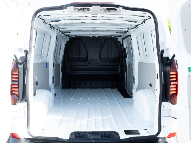 Volkswagen TRANSPORTER 2.0 TDI L2H1 30 150pk Automaat | BPM-vrij | Achterdeuren | Camera | Cruise control |