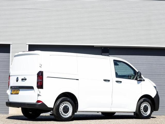 Volkswagen TRANSPORTER 2.0 TDI L1H1 28 | BPM-vrij | Achterdeuren | Cruise control | Parkeersensoren | App-connect | Airco |
