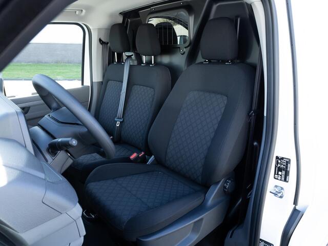 Volkswagen TRANSPORTER 2.0 TDI L1H1 28 | BPM-vrij | Achterdeuren | Cruise control | Parkeersensoren | App-connect | Airco |