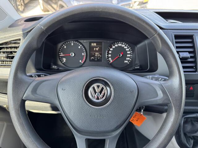 Volkswagen TRANSPORTER 2.0 TDI L2H1 Trendline RVS imperiaal / trekhaak/ slechts 49.127km !