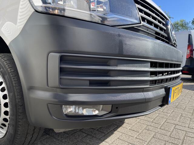 Volkswagen TRANSPORTER 2.0 TDI 102pk euro 6 / L1H1 Comfortline / bpm vrij / vaste prijs rijklaar ¤ 12.950 ex btw / lease vanaf ¤ 218 / Bott ingerichte laadruimte / imperial / trekhaak / bijrijdersbank !