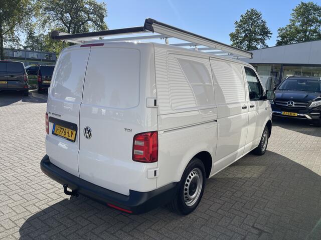 Volkswagen TRANSPORTER 2.0 TDI 102pk euro 6 / L1H1 Comfortline / bpm vrij / vaste prijs rijklaar ¤ 12.950 ex btw / lease vanaf ¤ 218 / Bott ingerichte laadruimte / imperial / trekhaak / bijrijdersbank !