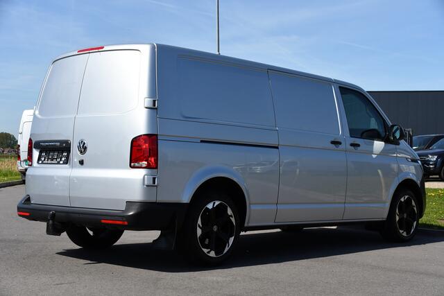 Volkswagen TRANSPORTER 2.0 TDI L2H1 30 Highline Adaptieve Cruise, Camera, Automaat, Carplay, 150PK, LED, Standkachel, Stoelverwarming, Trekhaak, Uniek!