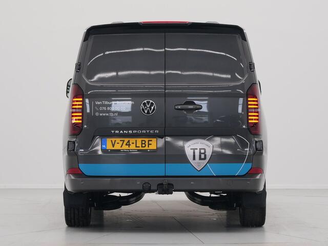 Volkswagen TRANSPORTER 2.0 TDI 110kW 150PK L2H1 Style AUT Intro rijdende demo, kilometerstand loopt op BPM vrij Operational Lease vanaf ¤ 939,-.
