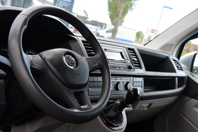 Volkswagen TRANSPORTER 2.0 TDI L2H1 DC PB Edition Cruise, Sensoren, Airco, 102PK Trekhaak, Dubbel Cabine, Uniek!