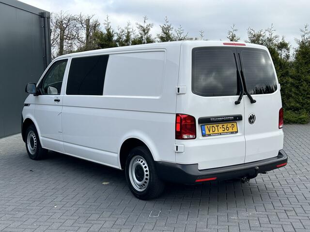 Volkswagen TRANSPORTER 2.0 TDI 150 PK AUTOMAAT 6.1 / L2H1 / DUBBEL CABINE / AIRCO / CRUISE / NAVI / TREKHAAK