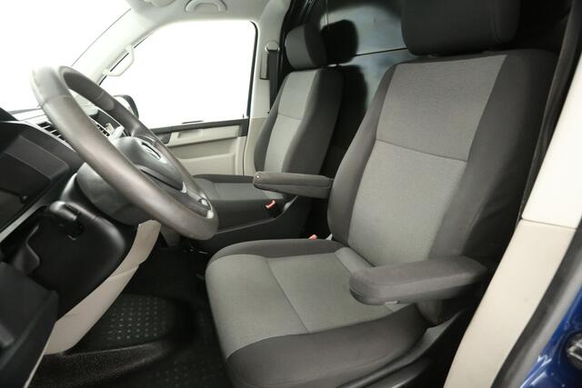 Volkswagen TRANSPORTER 2.0 TDI L2H1 Airco Trekhaak Imperiaal Bluetooth Elektrpakket