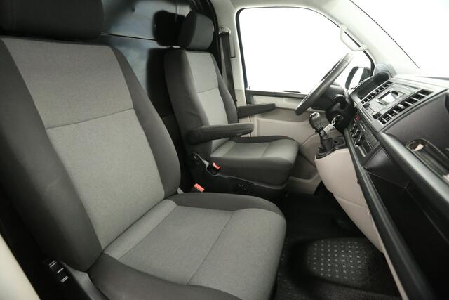 Volkswagen TRANSPORTER 2.0 TDI L2H1 Airco Trekhaak Imperiaal Bluetooth Elektrpakket