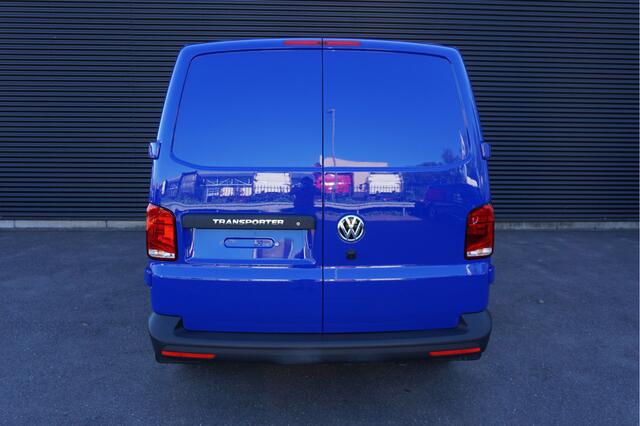 Volkswagen TRANSPORTER 32 | L2H1 | 150 PK AUT | Cruise | Camera | Navi | BPM Vrij!