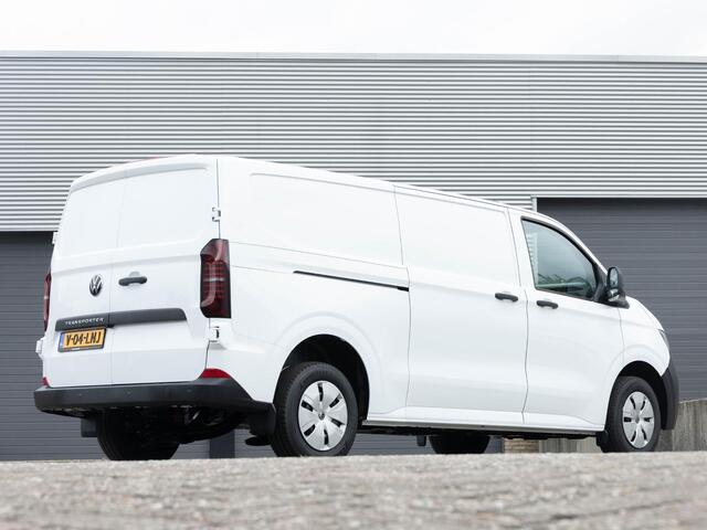 Volkswagen TRANSPORTER T7 2.0 TDI 150pk L2H1 Automaat | BPM-vrij | Trekhaak |Climate control |Achterdeuren | Camera | Cruise control |