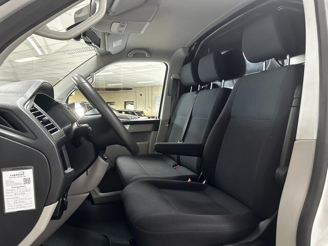 Volkswagen TRANSPORTER 2.0 TDI L2H1 Highline/ Trekhaak/ Dubbele-Schuifdeur Voorruitverw./ Imperiaal/ Airco/ Cruise/ Elek. pakket/ Bluetooth/ Armsteun/ Multi. LEDER. Stuur/ PDC.