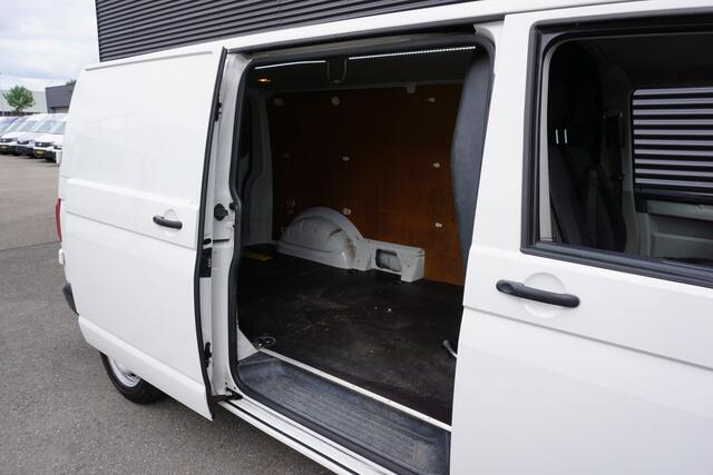 Volkswagen TRANSPORTER 2.0 TDI | L2H1 | Airco | Apple Carplay| Cruise | Trekhaak