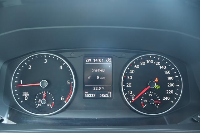 Volkswagen TRANSPORTER 2.0 TDI L2H1 DC 4Motion Highline - NL- Auto!! Schuifdak I Stoelverw I Adap Cruise