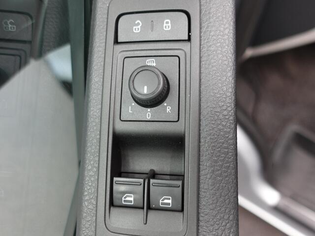 Volkswagen TRANSPORTER 102pk L1H1 Highline Navigatie 18" Velgen Airco Cruise control Euro6 Bluetooth