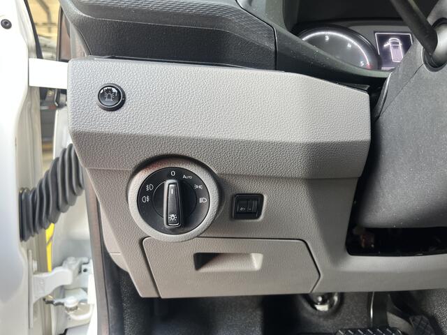 Volkswagen TRANSPORTER 2.0 TDI L2H1 T6.1 150pk DSG Automaat Airco Cruise Trekhaak 2500kg Navigatie App connect 1e eigenaar BPM vrij Euro 6 Lang bestel