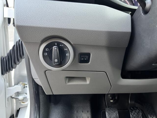 Volkswagen TRANSPORTER 2.0 TDI L2H1 150PK DC Airco Cruise controle Telefoonverbinding Trekhaak 2500kg Apple carplay Navigatiesysteem schuifdeur Euro 6 DC 1e eigenaar Dealer onderhouden