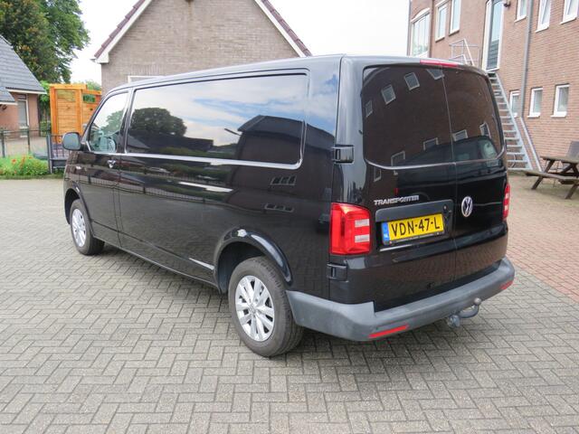 Volkswagen TRANSPORTER 2.0 TDI 102Pk L2H1 Comfortline GB * Rijklaarprijs incl. garantie * Navi * Parkeersensoren * Trekhaak * Lichtmetalen velgen