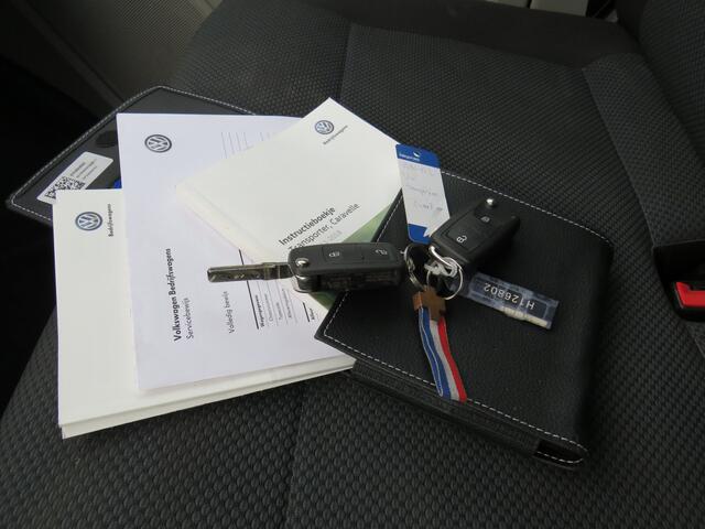 Volkswagen TRANSPORTER 2.0 TDI 102Pk L2H1 Comfortline GB * Rijklaarprijs incl. garantie * Navi * Parkeersensoren * Trekhaak * Lichtmetalen velgen